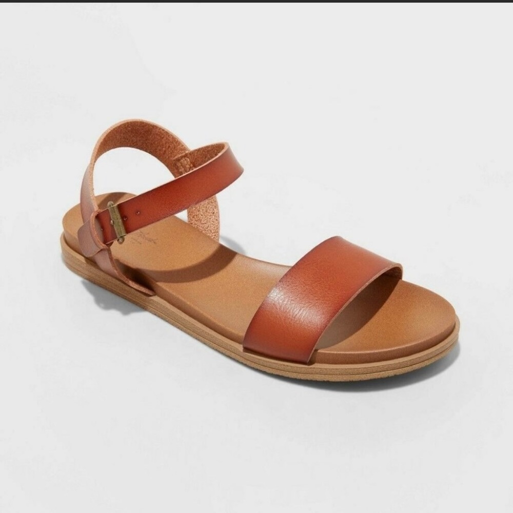 Brown universal thread sandals size 9